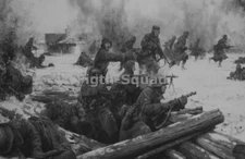 WW2 Picture Photo German Wehrmacht Eastern Front Russia Combat Scene 5750