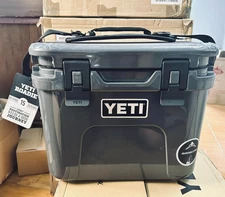 YETI  Roadie 15 Cooler - Charcoal