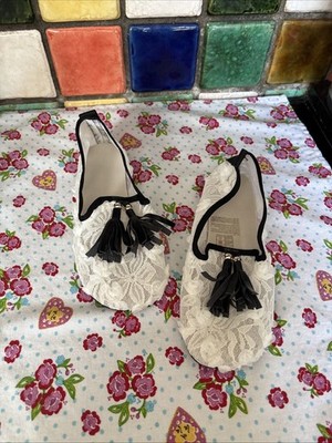 Damen-Ballerinas Spitze Größe 5 weiß halbtransparent schwarz Quastenbesatz Slipper