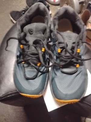 topo athletic shoes size 8 mt3