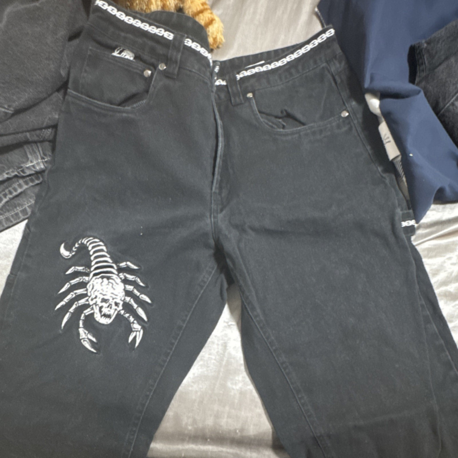 Embroidered Skull Scorpion Straight 5-pocket