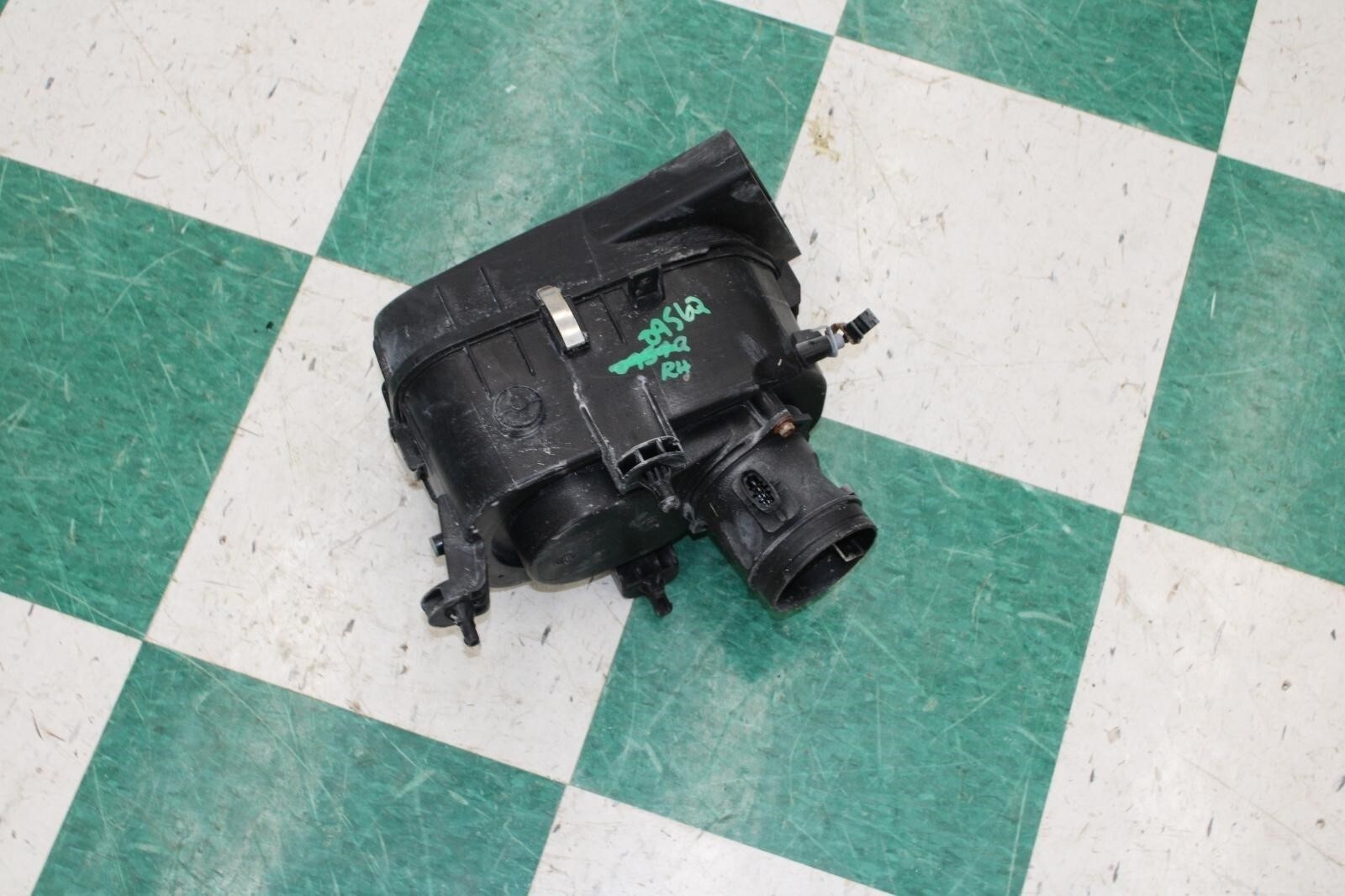 14-19 GHIBLI SQ4 3.0L RH Passenger Right Engine Air Intake Filter Cleaner Box OE
