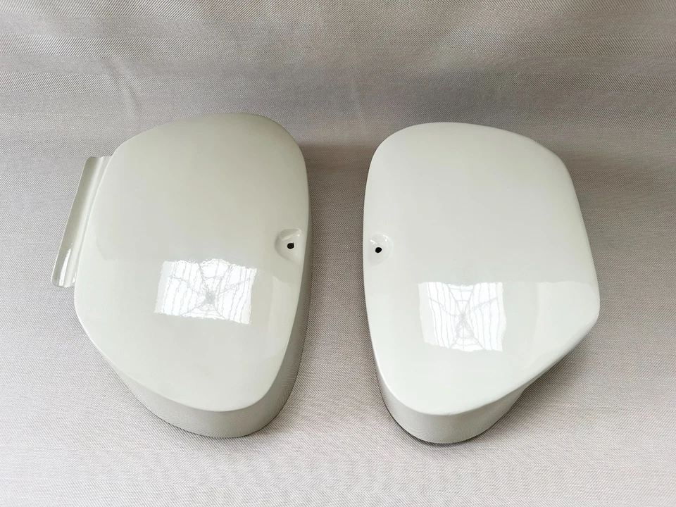 Cubierta de dos lados Honda Dream 305 Dream 305CC color blanco Honda CA 77 CA77 metal. Foto 2 de 4