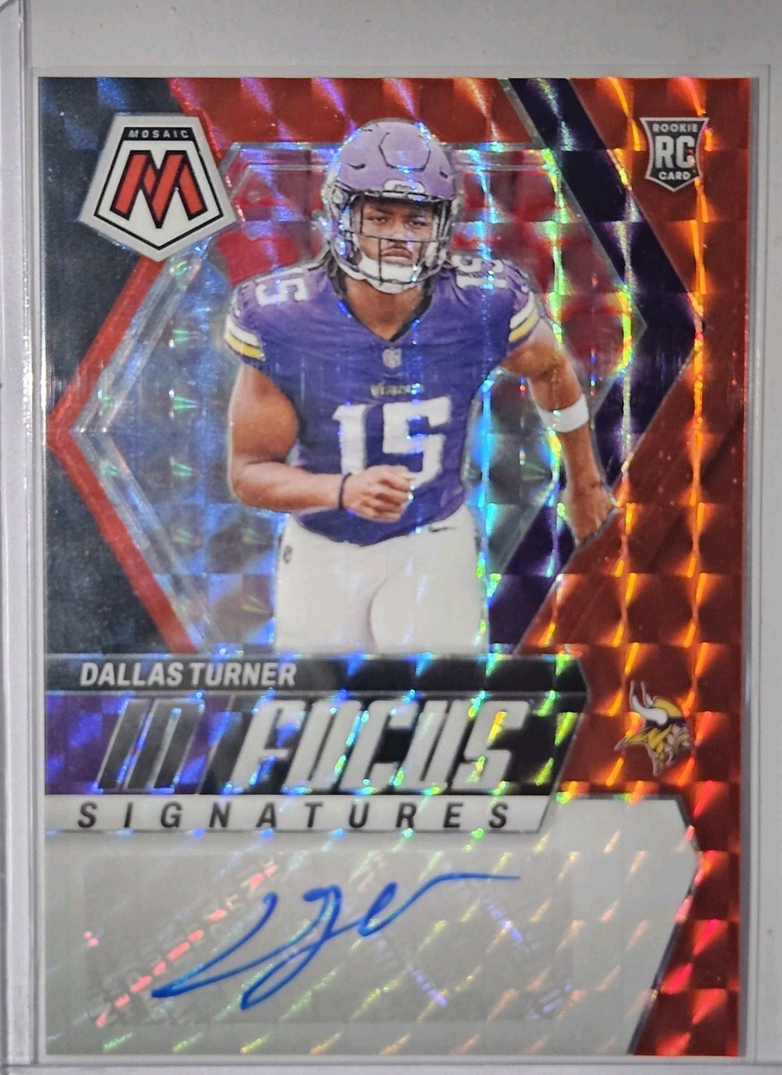2024 Panini Mosaic Dallas Turner #IF-DTR RC In Focus Red AUTO /199 Vikings 🔥
