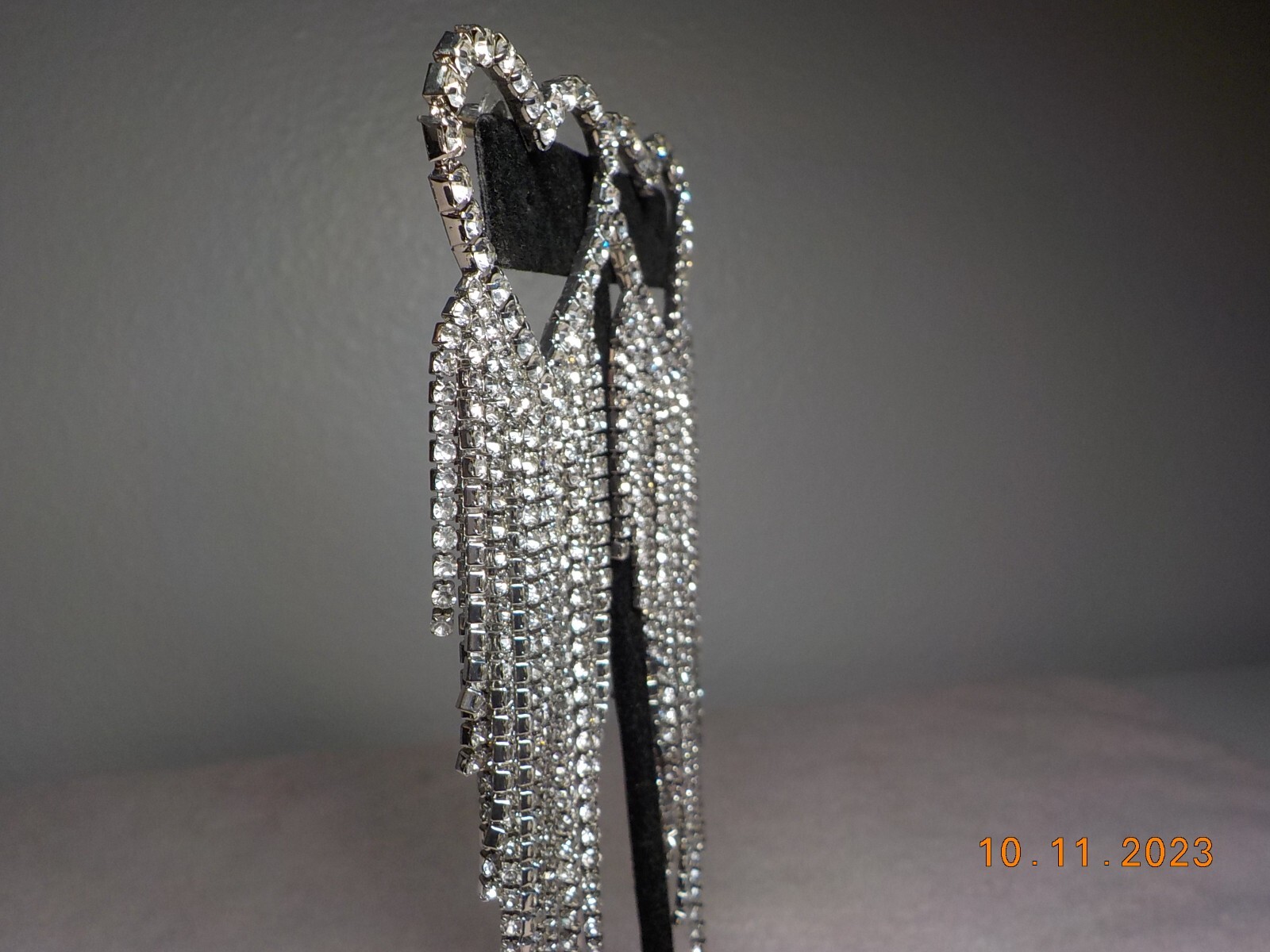 STATEMENT!! RHINESTONE STUDDED LARGE HEART STUDS … - image 6