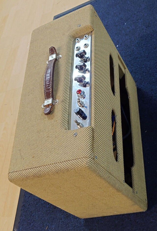 Tweed Deluxe Combo Valve Guitar Amp (5E3 circuit) with Blue Alnico