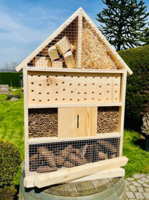 DARLUX Holz Insektenhotel XL Wildbienen-Nisthilfe Insektenhaus Naturbelassen