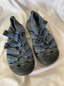 keen sandals size 5