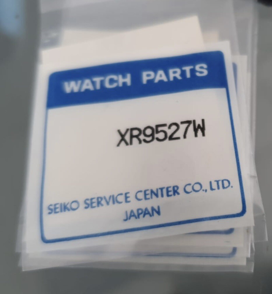 Rechargeable solar battery MAXELL XR9527W Seiko A258 A557 A628 New 