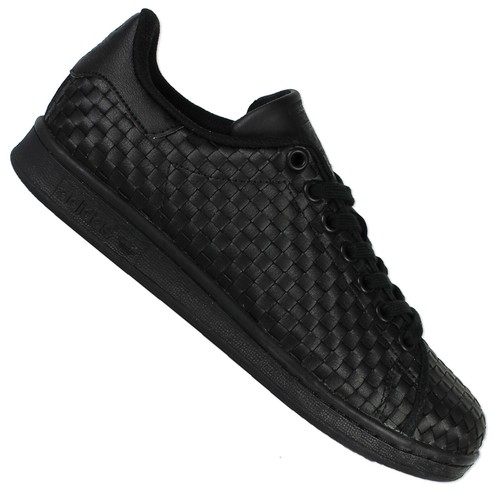 triple black stan smith