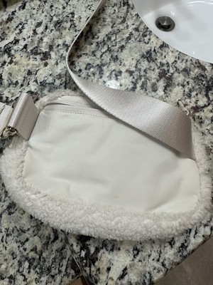 Lululemon Everywhere Belt Bag Fleece Sherpa Ivory Gold 1L Crossbody Waist Pack 