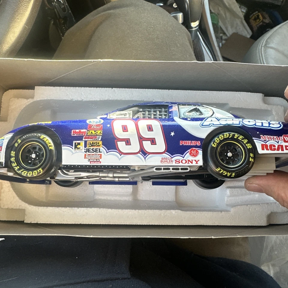 Firmado Michael Waltrip 99 2004 Monte Carlo Aarons Dream Machine Mac 1 de 288 Foto 2 de 4