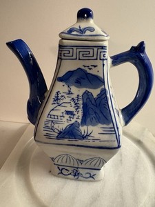 Blue and White Porcelain Decorative Teapot