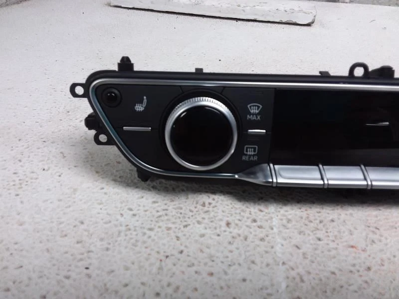 2021 AUDI RS5 Front Temperature Controller OEM ID 8W0820043ABP - Image 2 of 4