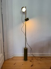 muuto Post Floor LED Lamp Stehleuchte, brown/grün