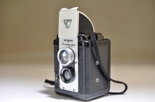 Vintage Argus Seventy-Five TLR Film Camera Lens is Lumar 7500 w/Case