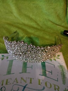 very Beautiful Tiara Unbranded 