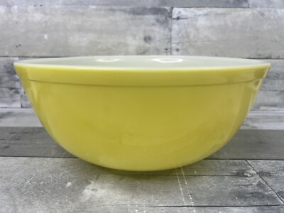 Vintage Yellow Pyrex #404 Quart Nesting Mixing Bowl 10 1/2”