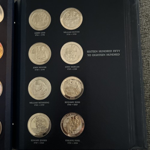 SET COMPLETO DI 60 MEDAGLIE BRONZO STORIA DELLA MEDICINA IN ALBUM - Foto 5 di 10