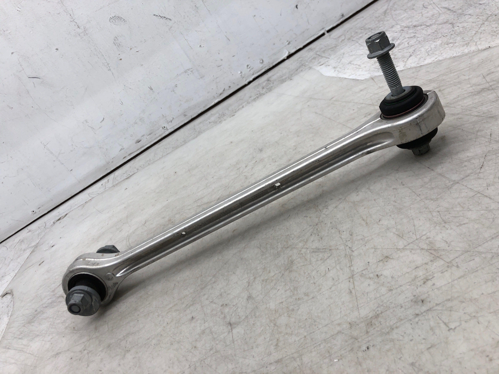 2019-2023 ASTON MARTIN VANTAGE RIGHT REAR CONTROL ARM 3-PIECE SET OEM