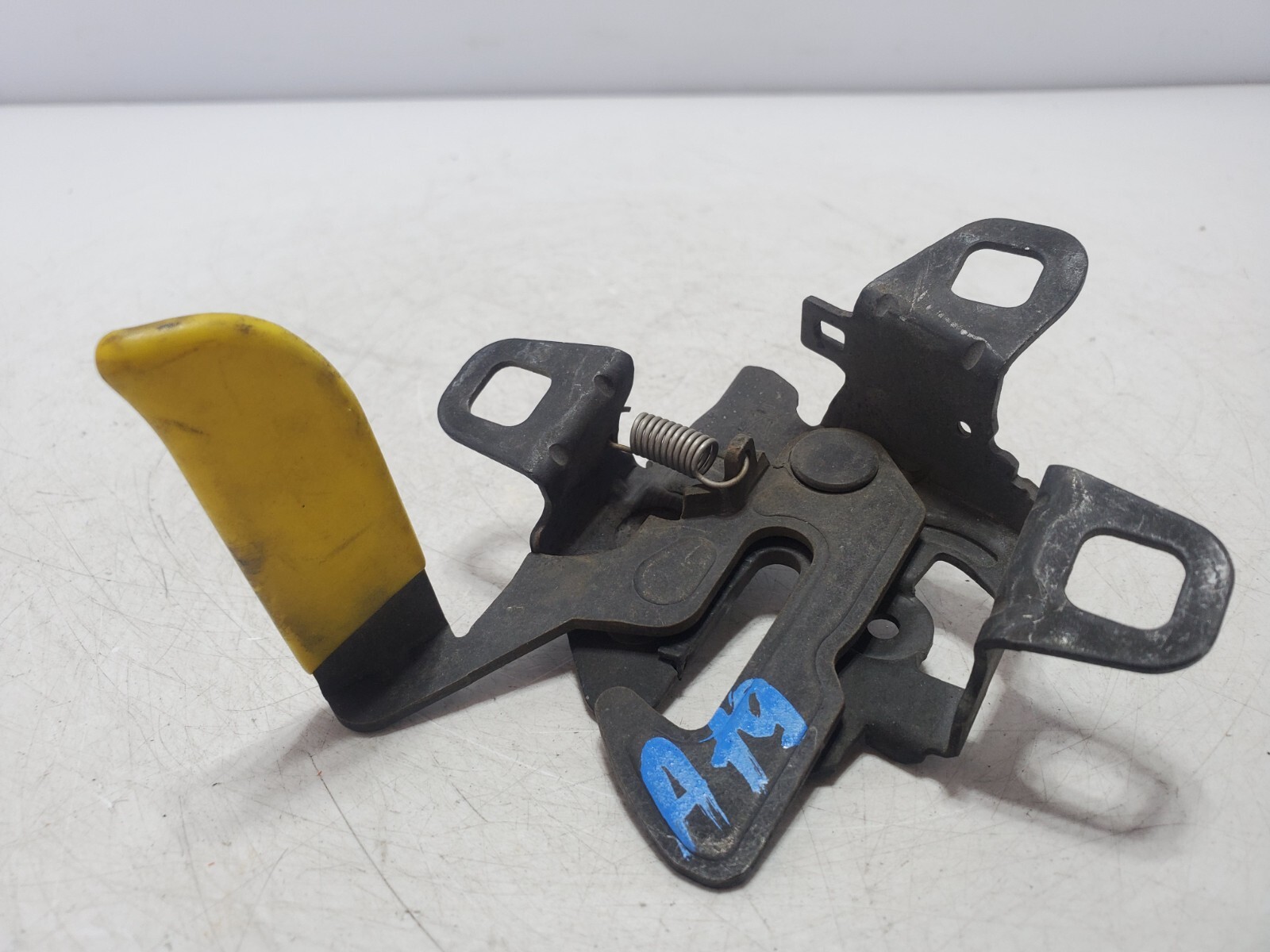 ✅ 14-17 OEM Maserati Ghibli Front Hood Bonnet Lid Lock Latch