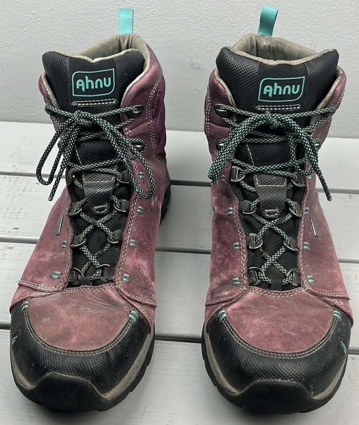 Ahnu Women’s Plum Suede Waterproof Hiking Boots Vibram Soles Size 11 US