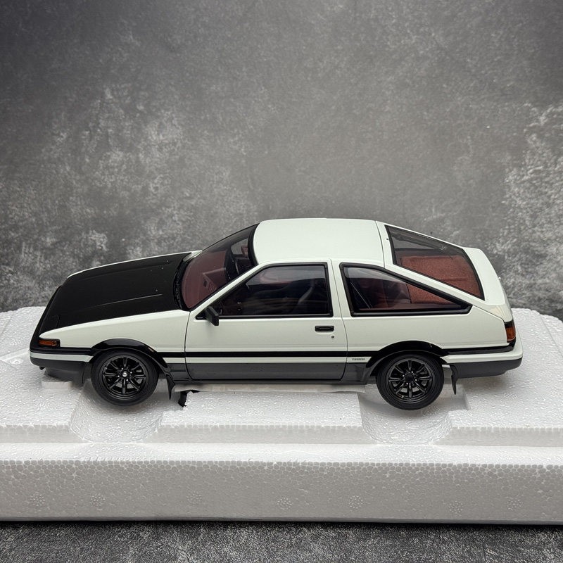 Autoart 1/18 Toyota TOYOTA AE86 Header D 30th Anniversary Edition