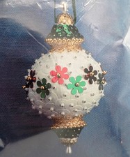 Herrschners Exclusive Creations Christmas Ornament Kit Makes 4 Sequins Flowered