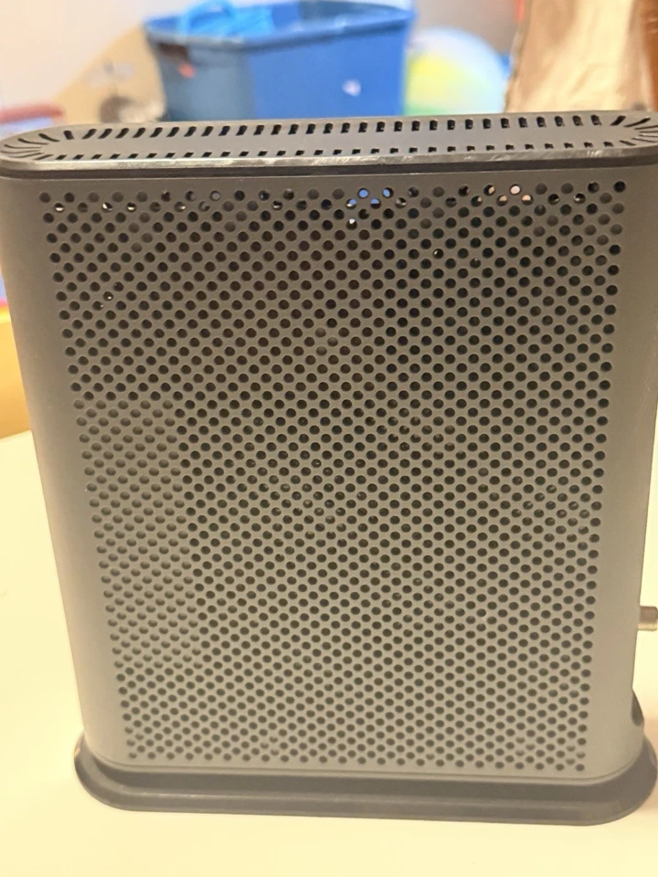 Motorola MG7550 High-Speed Cable Modem Router, 16x4, 686Mbps, AC1900 Power Boost - Image 2 of 4