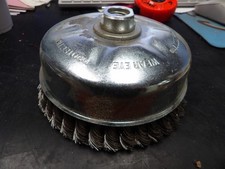 LESSMANN 6" x 5/8"-11 Knot Cup Brush 0,020 Steel Wire (C)