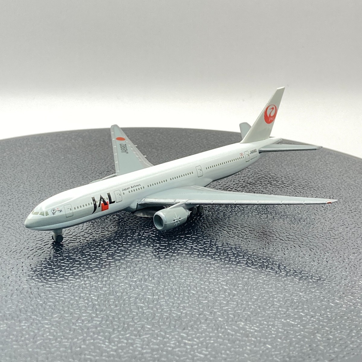 【レア品　JAL B777-200 JA8985 1/500】 レア品 JAL B777-200 JA8985 1/500】 - メルカリ