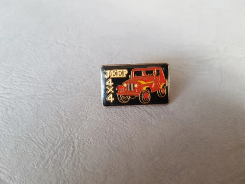 Pin's Auto / Car / Car - Jeep Red 4 x 4