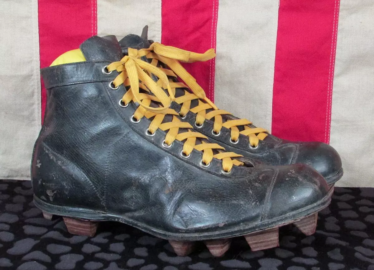 Fundación Alpinista siesta Zapatos de fútbol americano vintage de la década de 1920 de cuero negro con botines apilados antiguos de rugby talla 7,5 | eBay Fundación Alpinista siesta Zapatos de fútbol americano vintage de la década de 1920 de cuero negro con botines apilados antiguos de rugby talla 7,5 | eBay