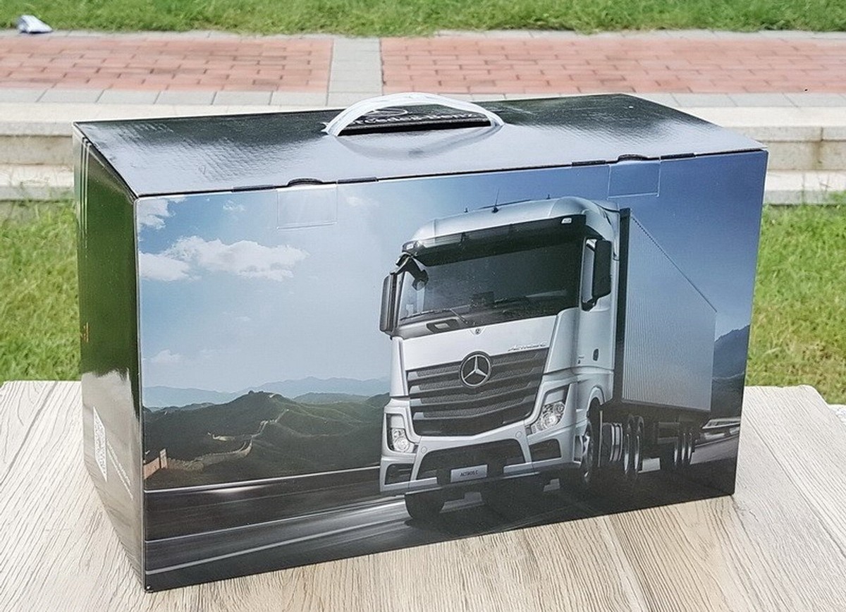 1/24 Scale Mercedes Benz Actros C Silver Truck Tractor Diecast
