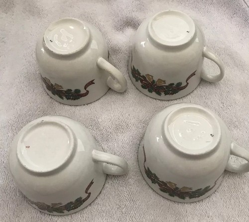 Johnson Brothers VICTORIAN CHRISTMAS Teacups & Saucers Holly Bells Tea Cup (4) - Picture 5 of 12