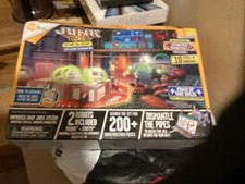 NEW HEX BUG Junk Bots Rev's Hideout 2 characters 125 construction pcs