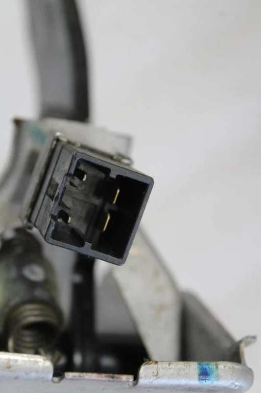 Pedal de freno Acura RL 1999 2000 2001 2002 2003 2004 Foto 4 de 4