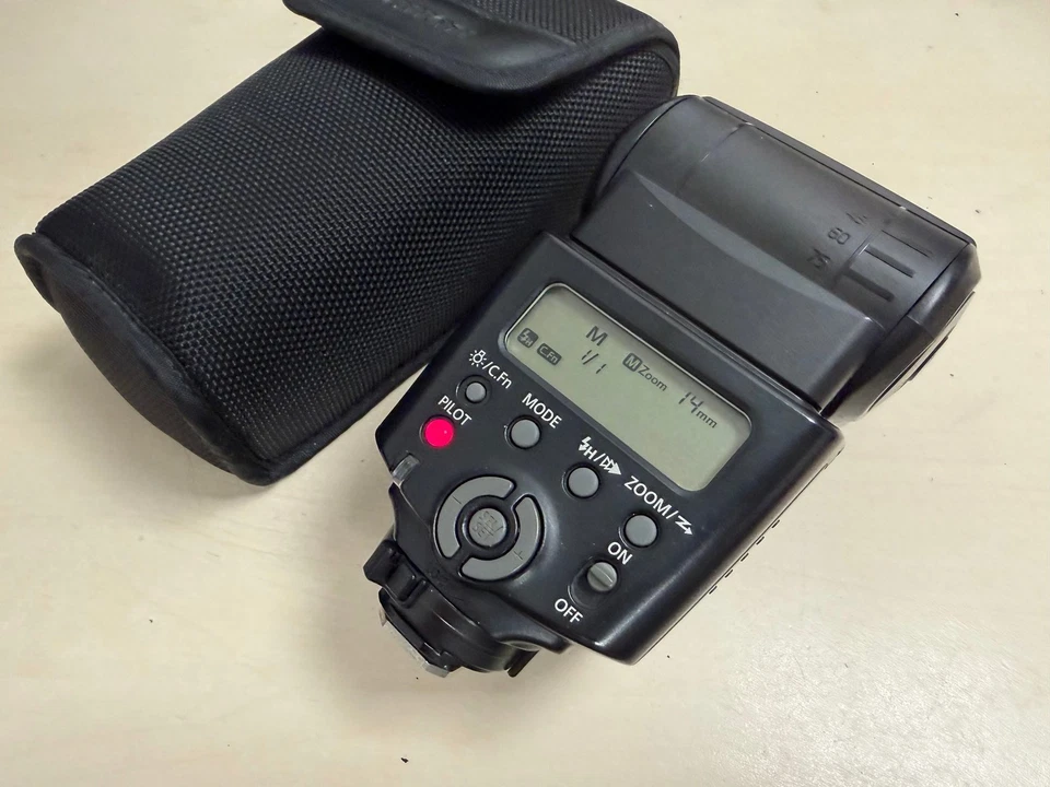 Canon Speedlite 430EX II Flash Gun with Case Compatible DSLR Camera - image 2 of 4