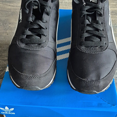 PUMA ST Runner Herren Sneaker Low Top schwarz/weiß EU 43 US 10 Schnürung
