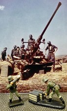Postwar-2 Soldiers-Hold Shell Take Shell from Case Lineol Elastolin Hausser