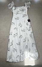 NWT New Lulus Maxi Dress Lace Bodice Women's Size L Flowy White Floral Ruffled