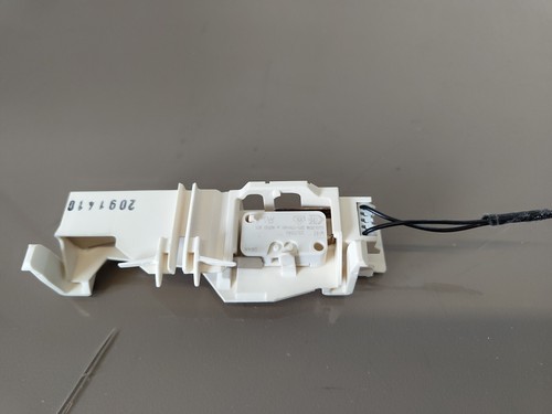 Türschloß 13661111 Türverriegelung Waschmaschine AEG Trockner W41 15940  #TE983