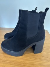 ASOS DESIGN Wide Fit Elderberry chunky platform heeled boots. Black. UK Size 5W.