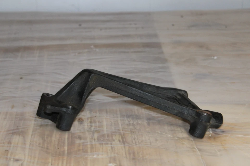 Soporte de montaje del alternador Toyota Camry 1997-2001 Foto 2 de 4