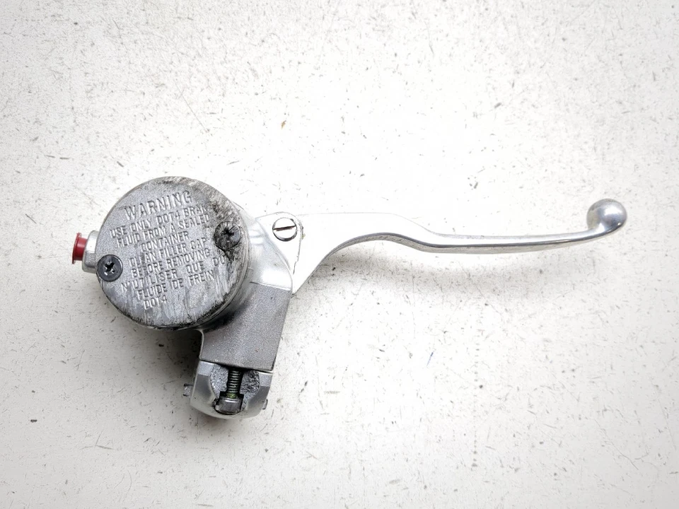 Cilindro maestro freno delantero derecho Kawasaki Vulcan 500 EN500C 96-09 Foto 3 de 4