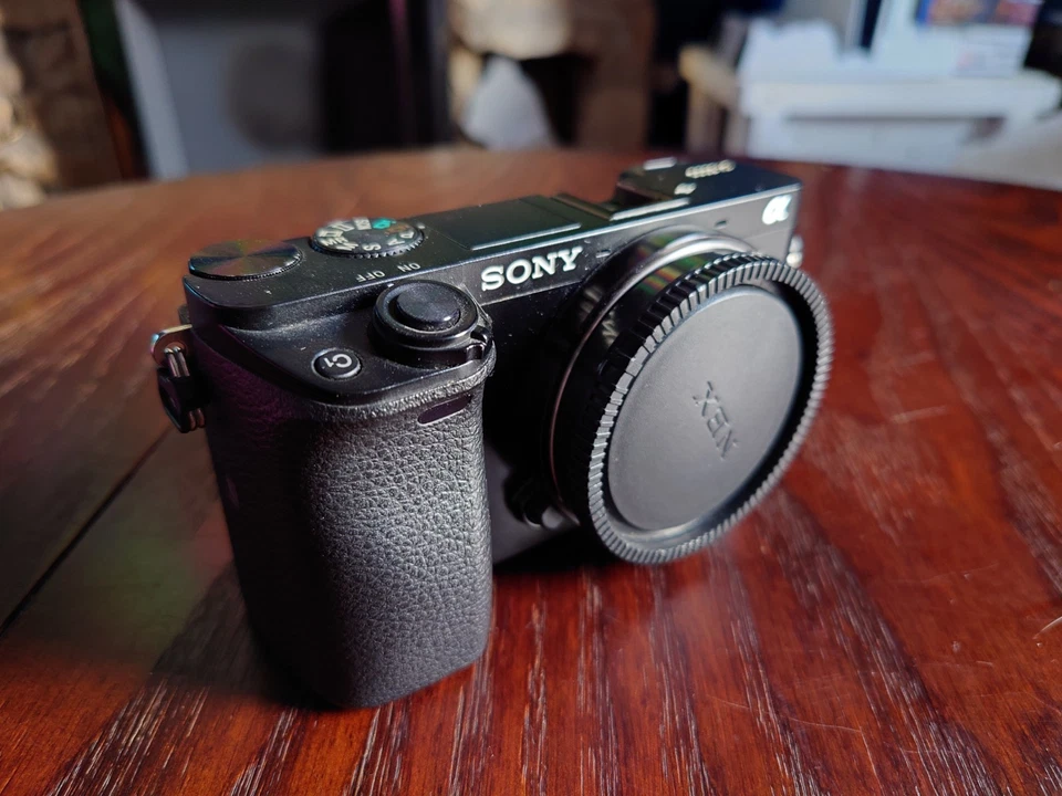Sony A6000 Mirrorless Digital Camera 24.3MP Body Only Plus Charger - Image 2 of 4