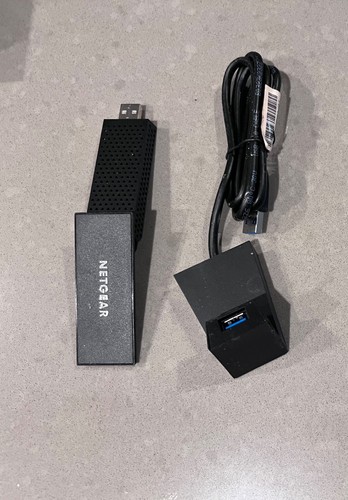 Adaptateur USB 3.0 NETGEAR Nighthawk WiFi 6 ou 6E en l'état (A8000) - AXE3000