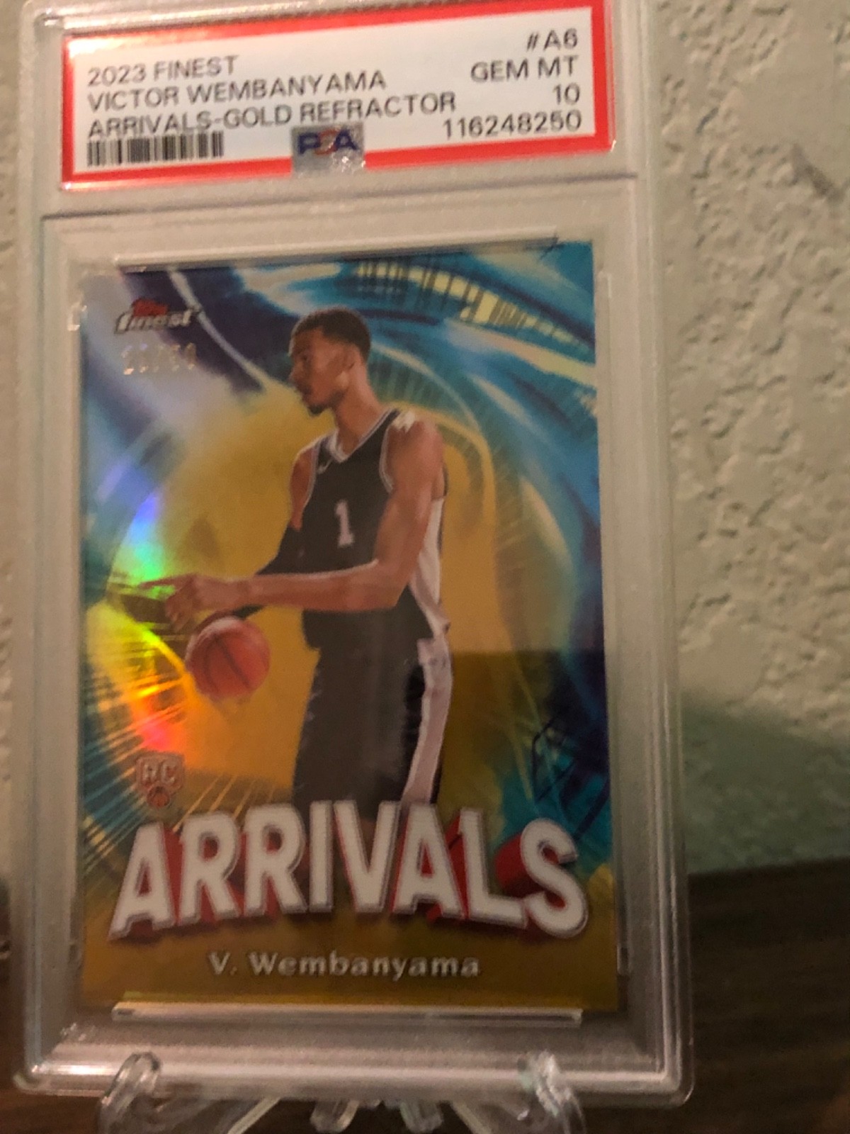 2023-24 Topps Finest - Arrivals Victor Wembanyama #A-6 Gold Refractor /50 PSA 10