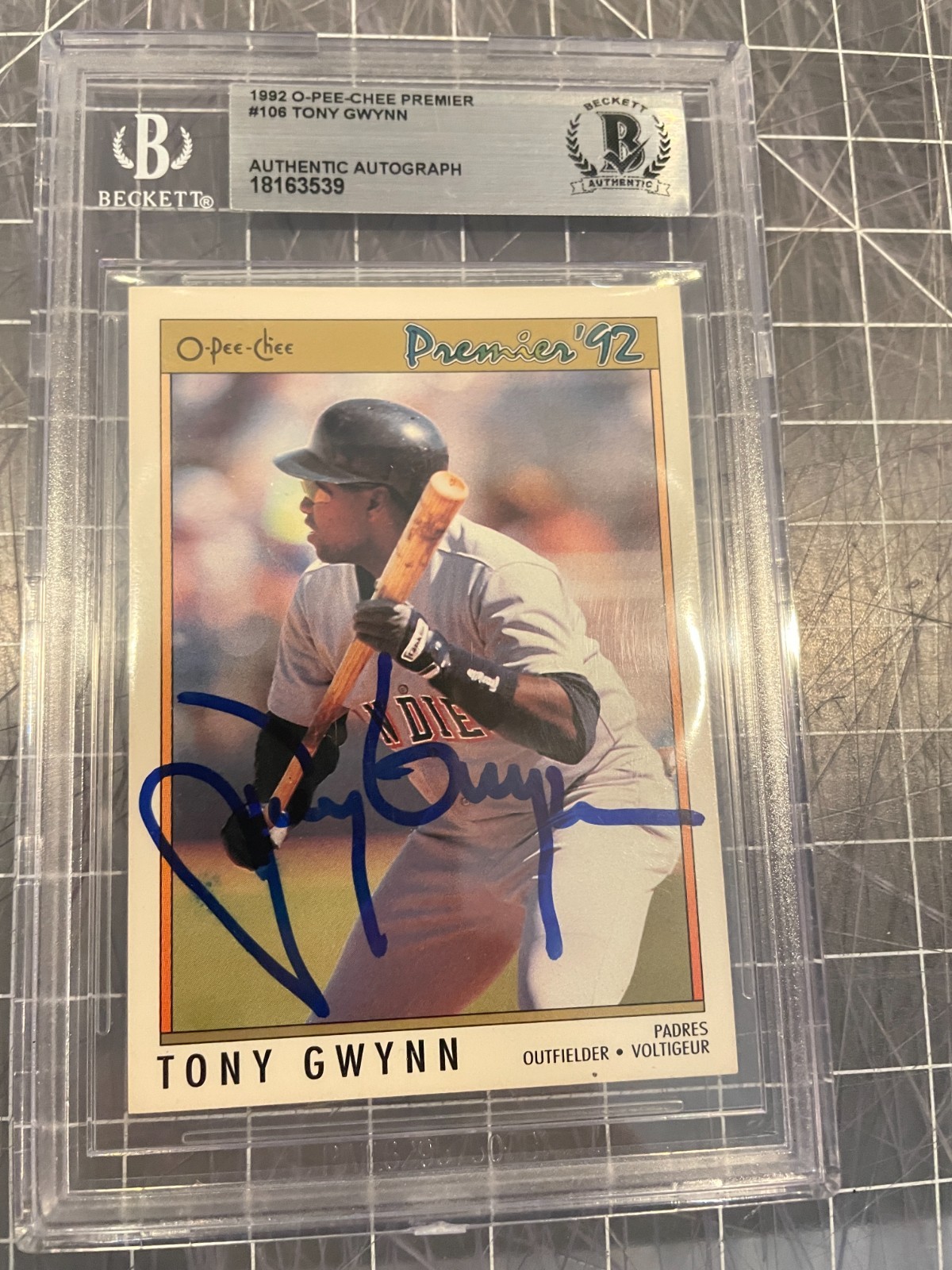 1992 O PEE CHEE #106 TONY GWYNN SAN DIEGO PADRES SIGNED BASEBALL CARD BECKETT 