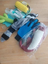 Various Size Dog Chew Toys w/ Washing & Grooming Gloves (Total Pcs 7)  New